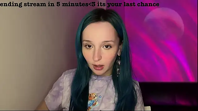 Snapshot of bumble_bee chatting on December 23, 2024, 11:47 am bumble bee online show from December 23, 2024, 11:47 am