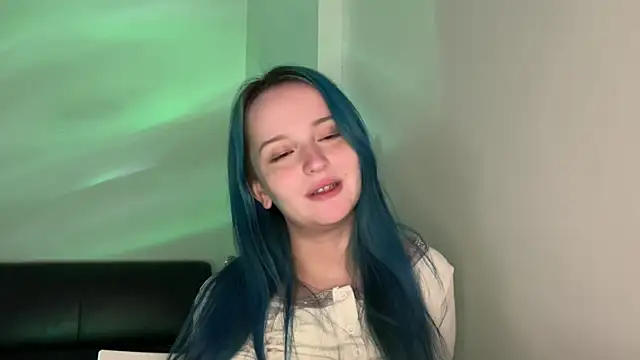 Snapshot of bumble_bee chatting on December 26, 2024, 3:42 pm bumble bee online show from December 26, 2024, 3:42 pm