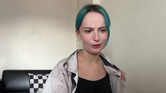 Snapshot of bumble_bee chatting on December 28, 2024, 10:03 am bumble bee online show from December 28, 2024, 10:03 am