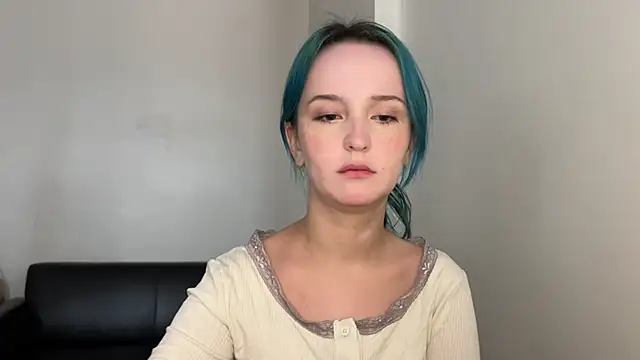 Snapshot of bumble_bee chatting on December 29, 2024, 9:39 am bumble bee online show from December 29, 2024, 9:39 am