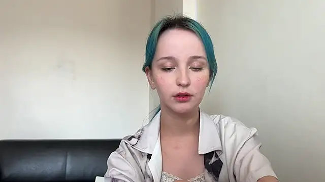 Snapshot of bumble_bee chatting on December 31, 2024, 9:42 am bumble bee online show from December 31, 2024, 9:42 am