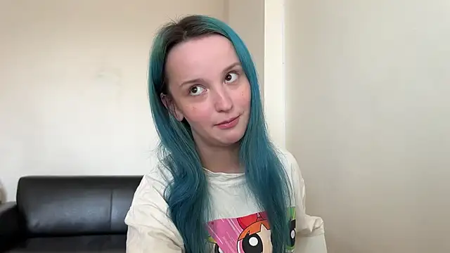 Snapshot of bumble_bee chatting on January 1, 2025, 10:00 am bumble bee online show from January 1, 2025, 10:00 am