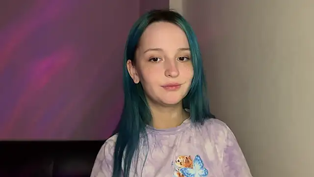 Snapshot of bumble_bee chatting on January 4, 2025, 2:35 pm bumble bee online show from January 4, 2025, 2:35 pm