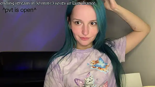 Snapshot of bumble_bee chatting on January 4, 2025, 5:37 pm bumble bee online show from January 4, 2025, 5:37 pm