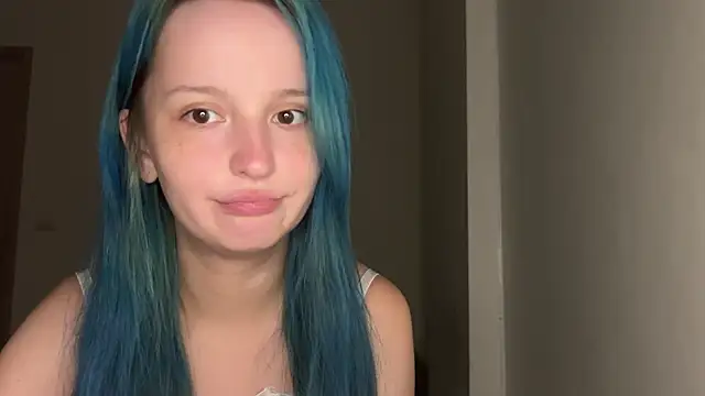 Snapshot of bumble_bee chatting on January 8, 2025, 12:37 pm bumble bee online show from January 8, 2025, 12:37 pm