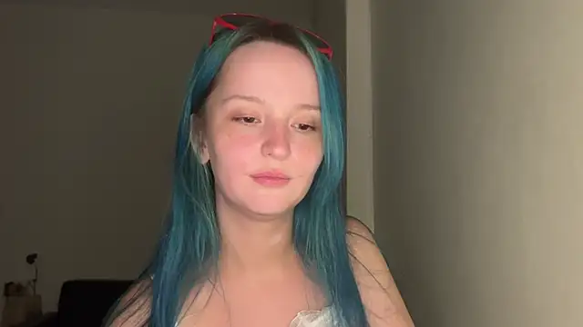 Snapshot of bumble_bee chatting on January 8, 2025, 3:39 pm bumble bee online show from January 8, 2025, 3:39 pm