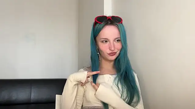 Snapshot of bumble_bee chatting on January 16, 2025, 8:54 am bumble bee online show from January 16, 2025, 8:54 am