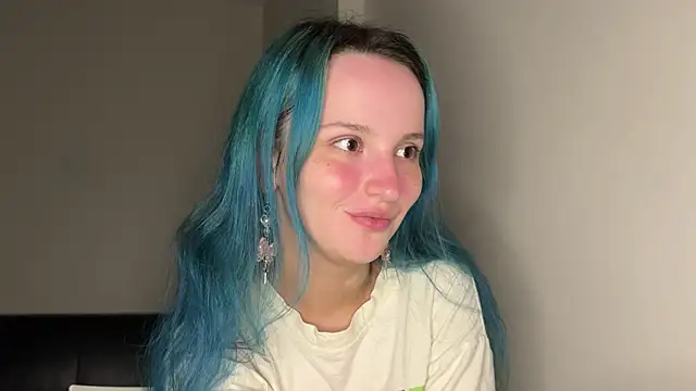 Snapshot of bumble_bee chatting on January 19, 2025, 4:04 pm bumble bee online show from January 19, 2025, 4:04 pm