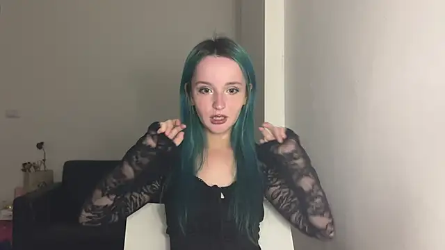 Snapshot of bumble_bee chatting on January 27, 2025, 12:37 pm bumble bee online show from January 27, 2025, 12:37 pm