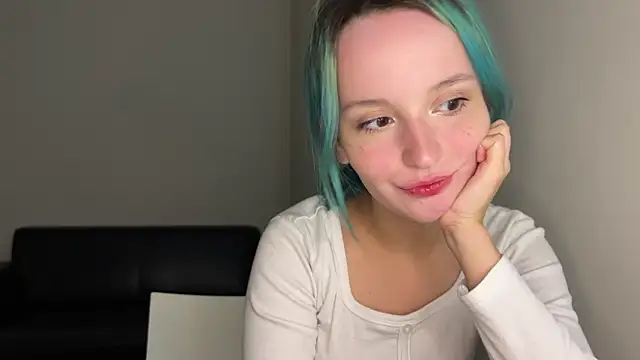 Snapshot of bumble_bee chatting on February 15, 2025, 1:49 pm bumble bee online show from February 15, 2025, 1:49 pm