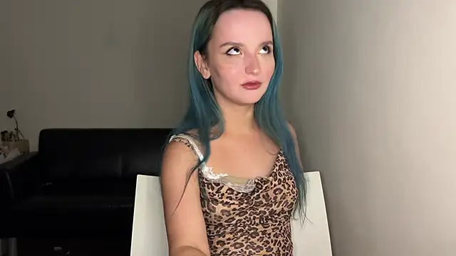 Snapshot of bumble_bee chatting on March 4, 2025, 2:21 pm bumble bee online show from March 4, 2025, 2:21 pm