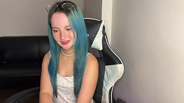 Snapshot of bumble_bee chatting on March 19, 2025, 3:08 pm bumble bee online show from March 19, 2025, 3:08 pm