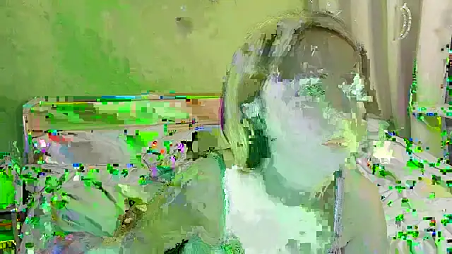 Snapshot of bumble_bee chatting on February 20, 2026, 1:11 pm bumble bee online show from February 20, 2026, 1:11 pm