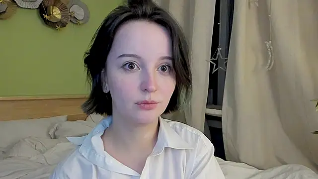 Snapshot of bumble_bee chatting on February 21, 2026, 5:58 pm bumble bee online show from February 21, 2026, 5:58 pm