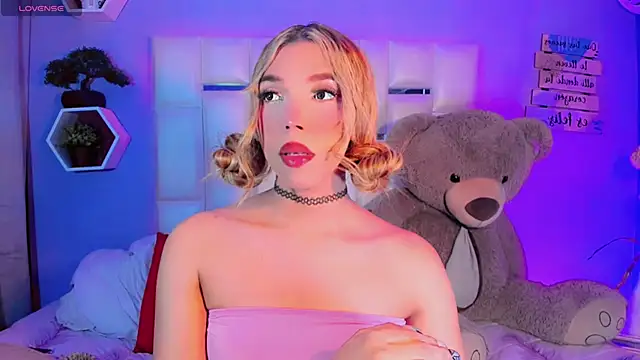 Snapshot of Aileen_18 chatting on November 14, 2025, 8:29 pm Aileen 18 online show from November 14, 2025, 8:29 pm