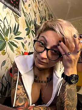 Snapshot of Lucky_Deniz chatting on December 20, 2025, 10:11 am Lucky Deniz online show from December 20, 2025, 10:11 am