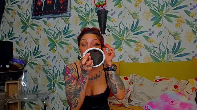 Snapshot of Lucky_Deniz chatting on February 4, 2026, 12:33 pm Lucky Deniz online show from February 4, 2026, 12:33 pm