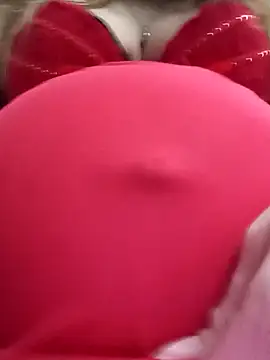 Snapshot of KattyLuuu chatting on February 14, 2026, 8:27 pm KattyLuuu online show from February 14, 2026, 8:27 pm