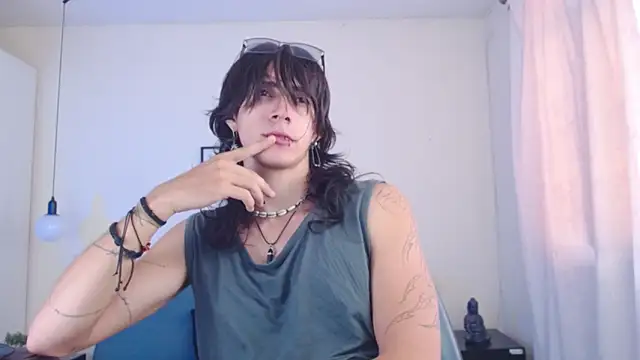 andreey50 online show from February 18, 2025, 8:14 pm