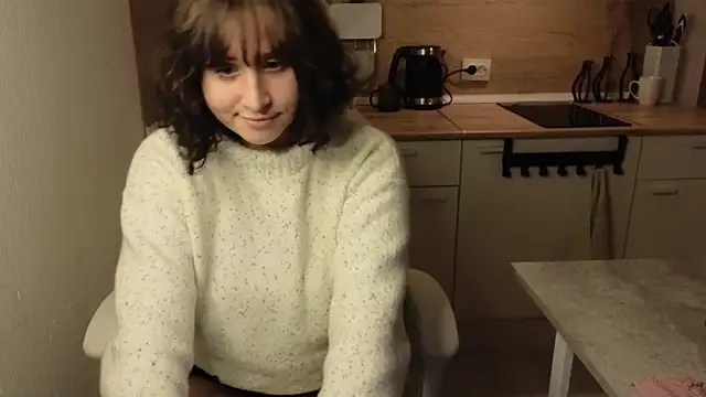 Snapshot of whatamarrie chatting on December 18, 2024, 10:02 pm whatamarrie online show from December 18, 2024, 10:02 pm