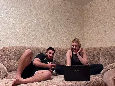 Snapshot of AzallandRoom chatting on November 25, 2025, 4:07 pm AzallandRoom online show from November 25, 2025, 4:07 pm