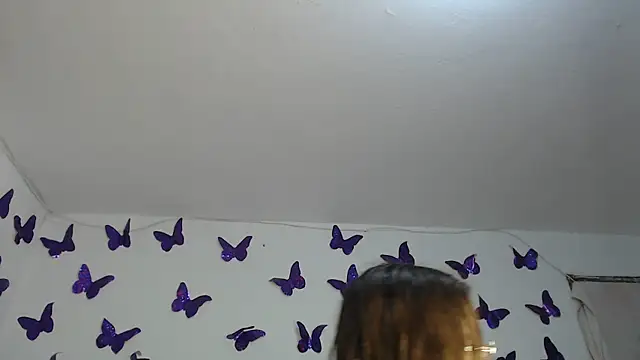 Snapshot of Anny_Fox- chatting on November 19, 2025, 3:06 am Anny Fox- online show from November 19, 2025, 3:06 am