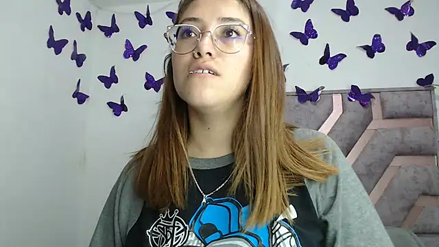 Snapshot of Anny_Fox- chatting on November 28, 2025, 3:42 am Anny Fox- online show from November 28, 2025, 3:42 am