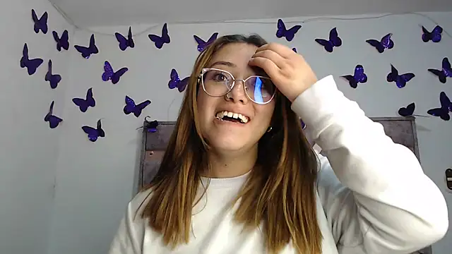 Snapshot of Anny_Fox- chatting on November 29, 2025, 3:42 am Anny Fox- online show from November 29, 2025, 3:42 am