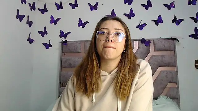 Snapshot of Anny_Fox- chatting on January 6, 2026, 3:10 am Anny Fox- online show from January 6, 2026, 3:10 am