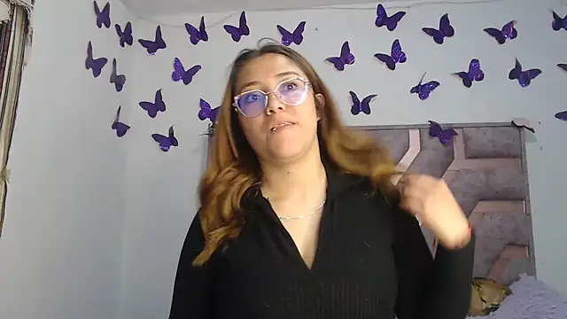 Snapshot of Anny_Fox- chatting on January 16, 2026, 3:21 am Anny Fox- online show from January 16, 2026, 3:21 am