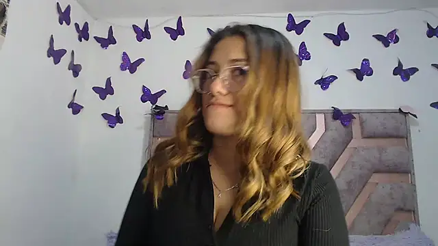 Snapshot of Anny_Fox- chatting on January 17, 2026, 3:11 am Anny Fox- online show from January 17, 2026, 3:11 am