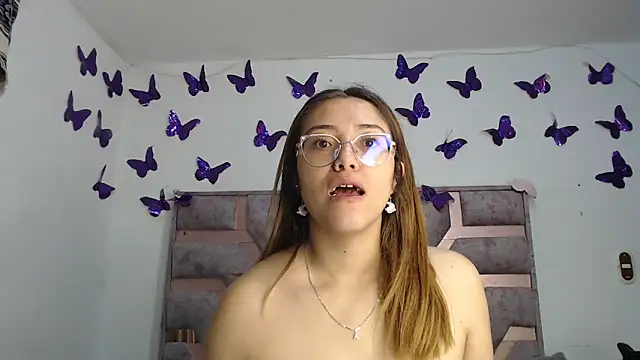 Snapshot of Anny_Fox- chatting on February 6, 2026, 4:17 am Anny Fox- online show from February 6, 2026, 4:17 am