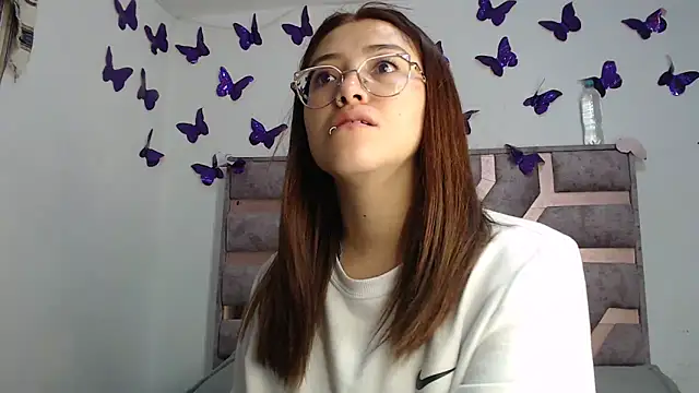 Snapshot of Anny_Fox- chatting on February 14, 2026, 3:25 am Anny Fox- online show from February 14, 2026, 3:25 am