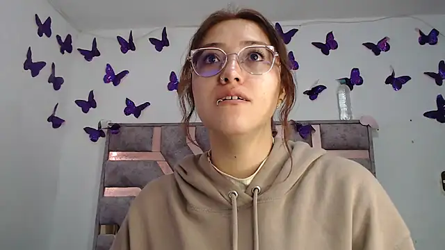 Snapshot of Anny_Fox- chatting on February 15, 2026, 9:00 pm Anny Fox- online show from February 15, 2026, 9:00 pm