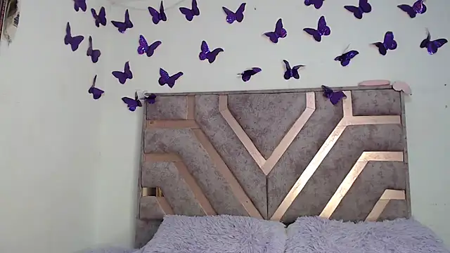 Snapshot of Anny_Fox- chatting on February 21, 2026, 4:02 am Anny Fox- online show from February 21, 2026, 4:02 am