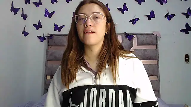 Snapshot of Anny_Fox- chatting on February 27, 2026, 3:17 am Anny Fox- online show from February 27, 2026, 3:17 am