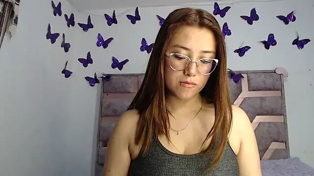 Snapshot of Anny_Fox- chatting on March 2, 2026, 4:47 am Anny Fox- online show from March 2, 2026, 4:47 am