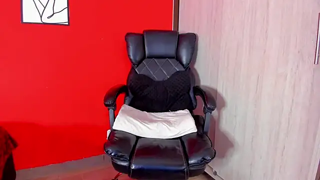 Snapshot of Keiny-Rave chatting on December 17, 2025, 9:10 pm Keiny-Rave online show from December 17, 2025, 9:10 pm