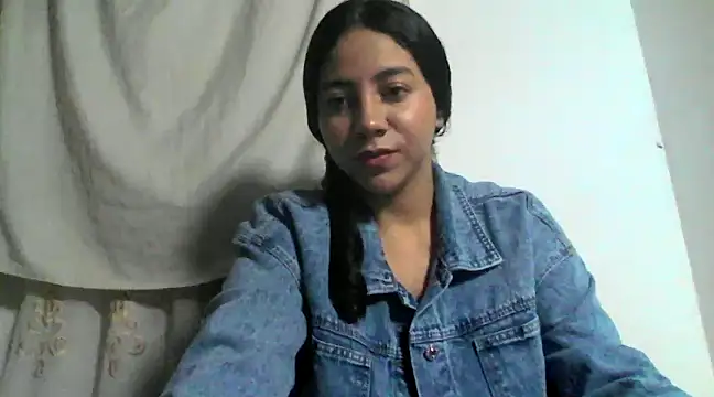 Snapshot of Katherin_Carter_ chatting on January 1, 2025, 11:07 pm Katherin Carter online show from January 1, 2025, 11:07 pm