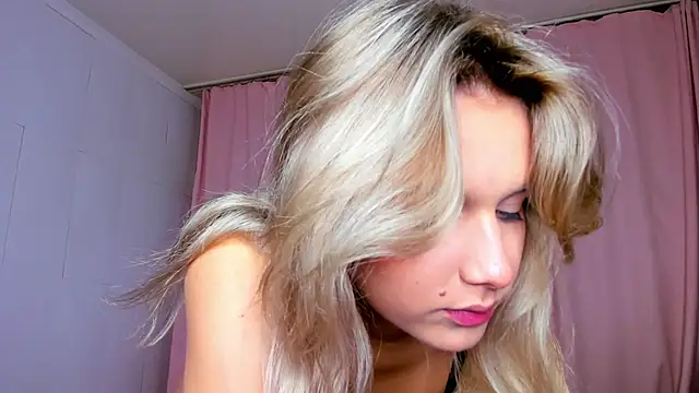 MeowthLilu online show from November 7, 2025, 3:17 am