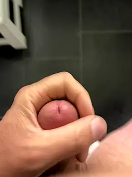 mikiss789 online show from October 15, 2025, 4:01 am