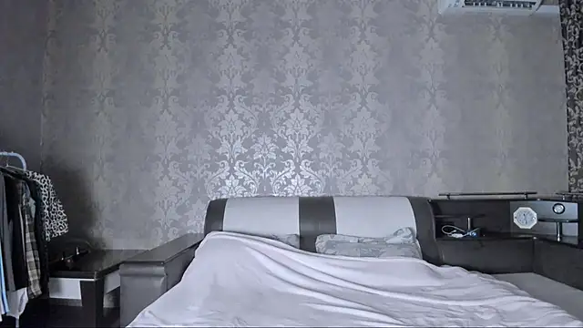 Agnes Allenn online show from November 11, 2025, 9:31 am