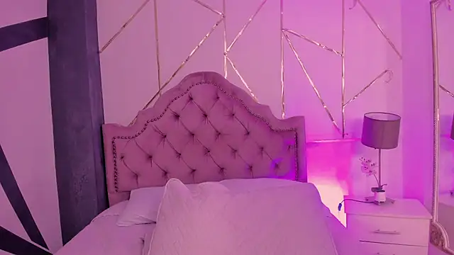 RoseCassie online show from January 29, 2025, 7:00 pm