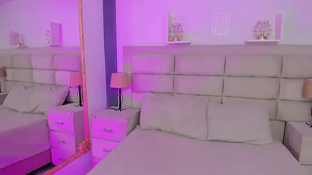 RoseCassie online show from February 19, 2025, 12:55 pm