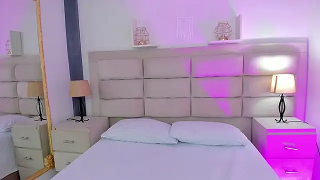 RoseCassie online show from February 21, 2025, 1:33 pm