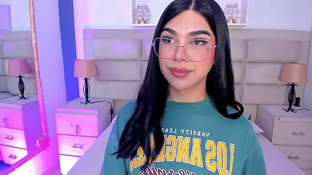 RoseCassie online show from September 25, 2025, 12:53 pm