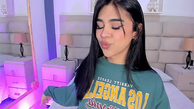 RoseCassie online show from September 29, 2025, 1:27 pm