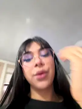 RoseCassie online show from November 20, 2025, 1:11 pm