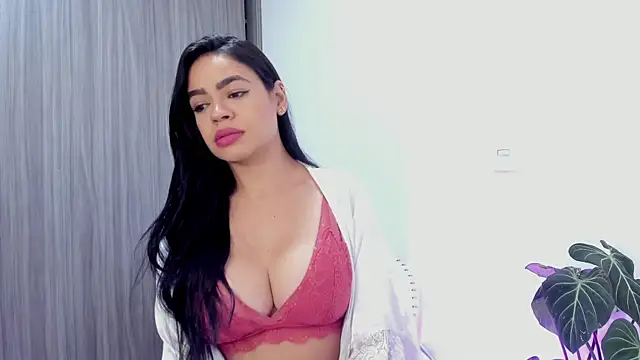 Snapshot of Sara_Leblanc chatting on February 25, 2025, 3:38 pm Sara Leblanc online show from February 25, 2025, 3:38 pm