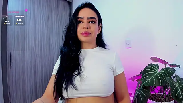 Snapshot of Sara_Leblanc chatting on February 25, 2026, 2:05 pm Sara Leblanc online show from February 25, 2026, 2:05 pm